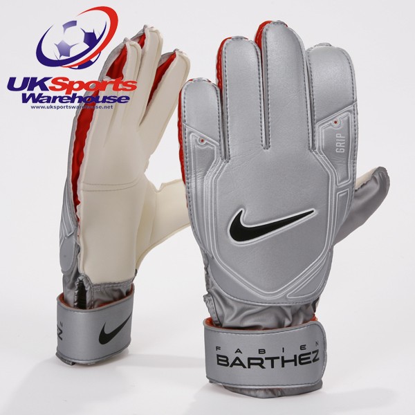  Grip Fabien Barthez Junior Size 4 Goalkeeper Goalie Gloves rrp£12