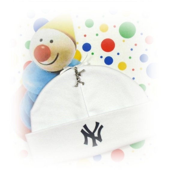 NEW YORK YANKEES ~ Newborn Baby Hat BASEBALL CHARM (ny)