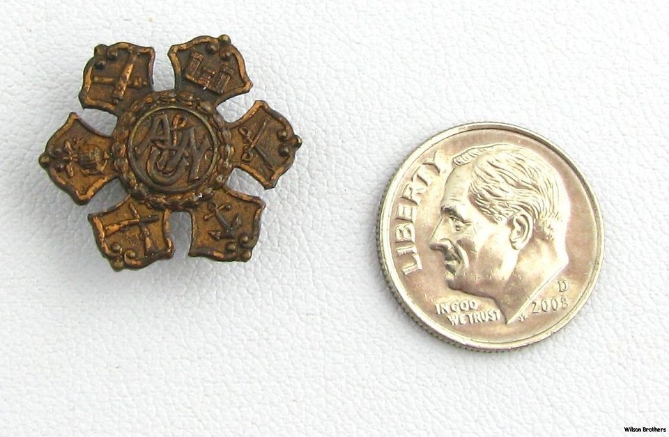 World War II Armed Forces Button   Bronze Pin   Military Memorabilia 