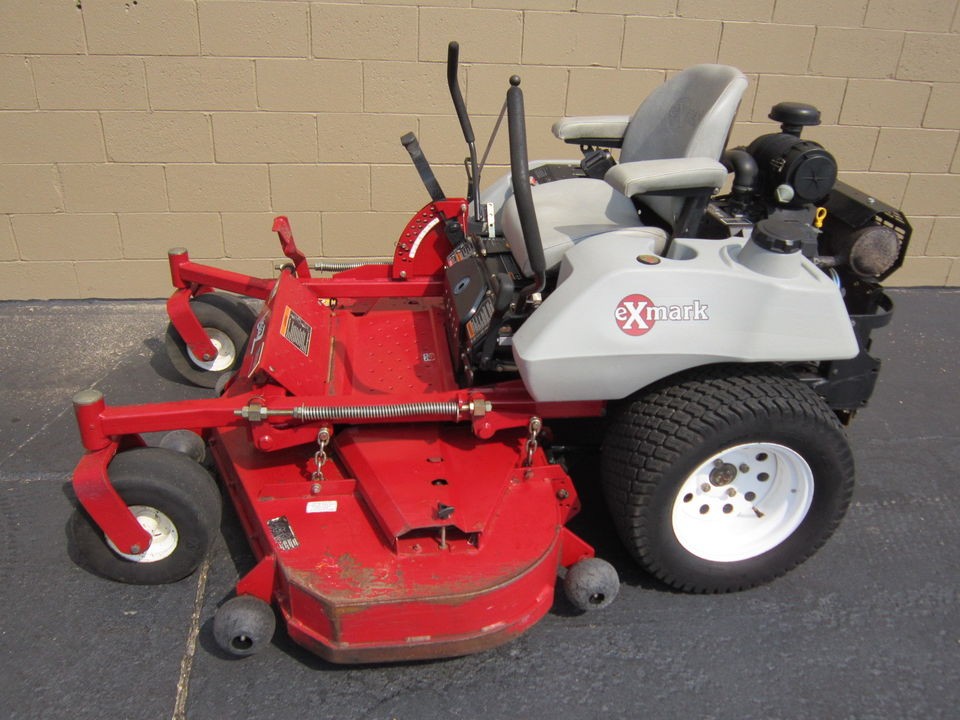   EXMARK LAZER Z 60 COMMERCIAL ZERO TURN MOWER TRACTOR, 60 TRITON DECK