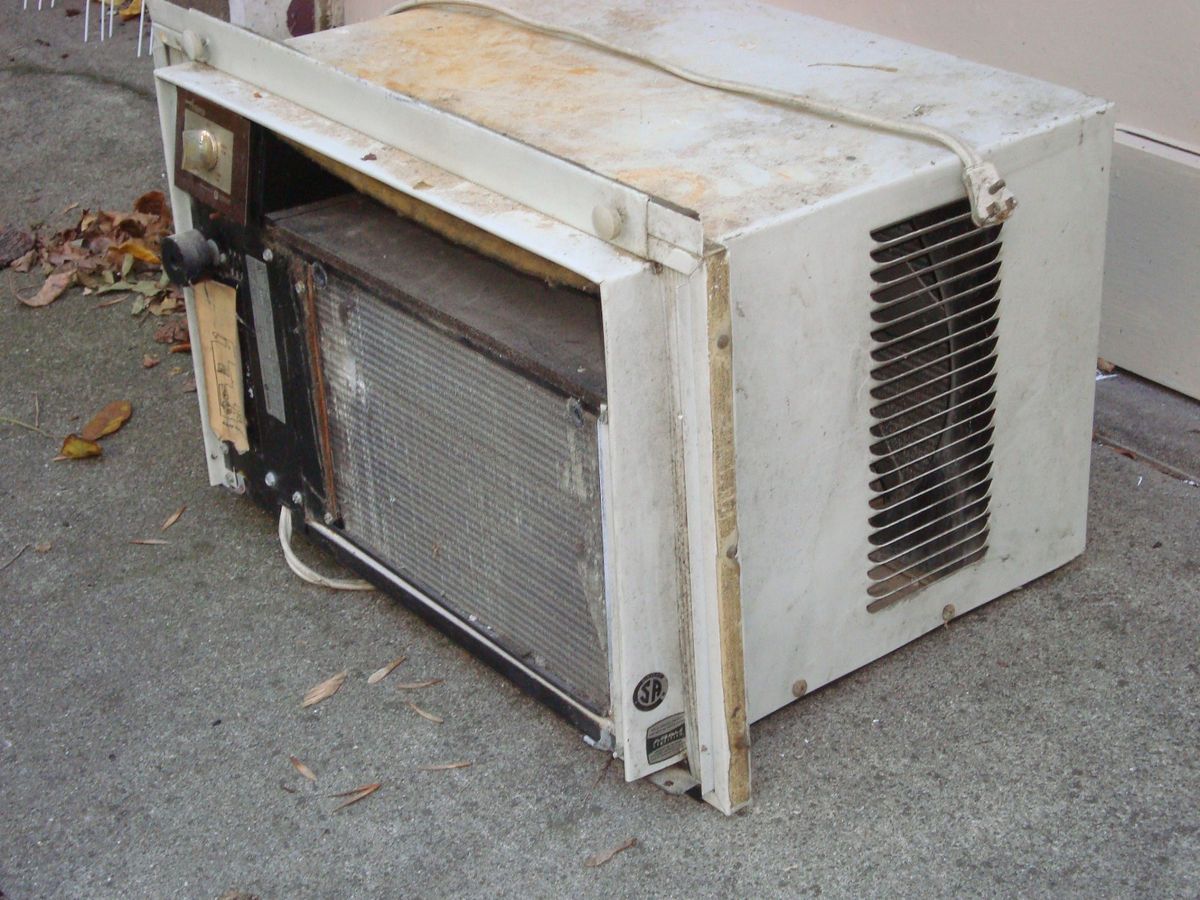 Old Chrysler Airtemp 5 000 BTU Window Air Conditioner For Parts