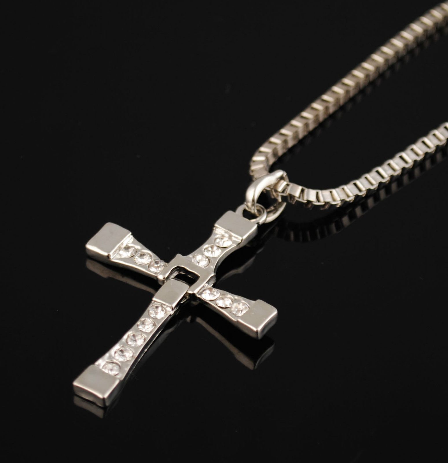 The Fast and The Furious Dominic Torettos Cross Pendant 26 Chain