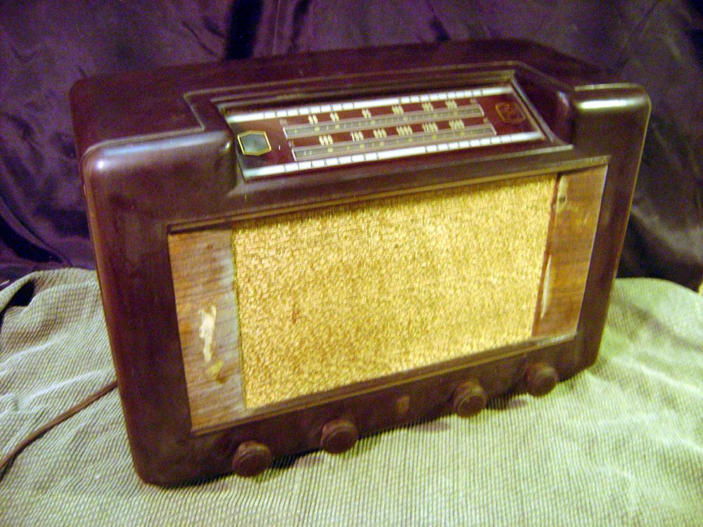 GLF F770 Antique Tube Radio FM Frequency Modulation Complete
