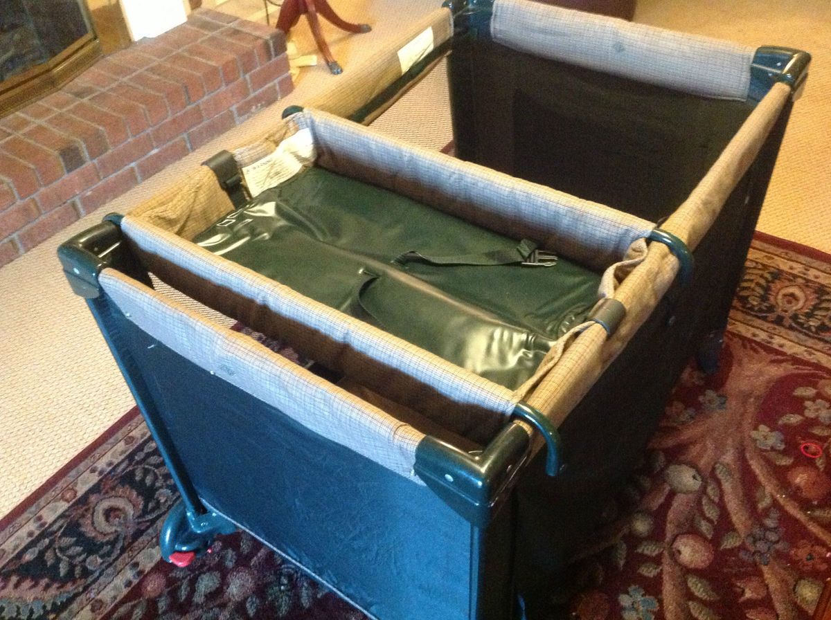 eddie bauer pack n play with bassinet and changing table