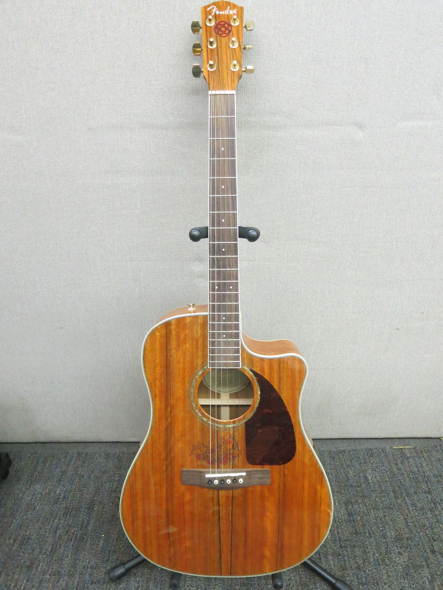  Fender CD220CE Acoustic Electric Guitar