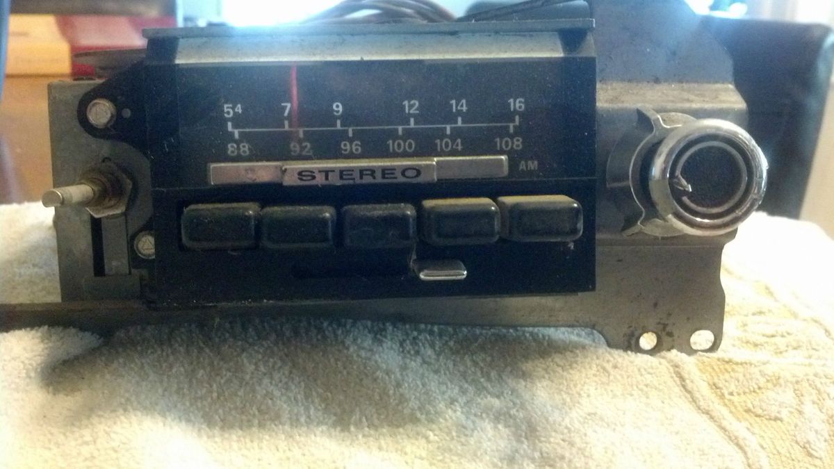  Older Ford Car Stereo Am Radio