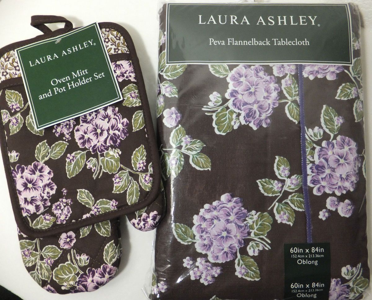   Laura Ashley Tablecloth Matching 2 pc Oven Mitt Set Purple Hydrangea