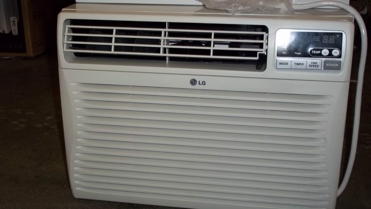 LG Electronics 10 000 BTU 115V Window Air Conditioner