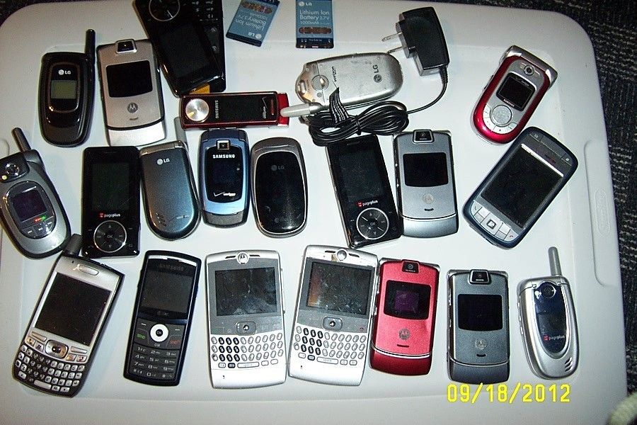 Mixed Lot of Cell Phones 2