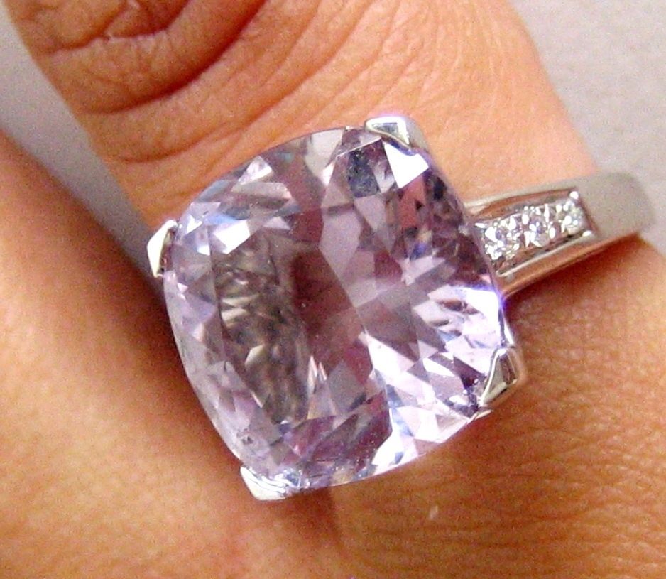 Mauboussin 18K White Gold Amethyst Diamond Ring